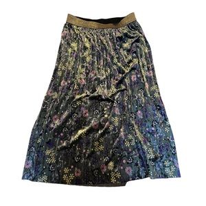 Mod Cloth Floral Velvet Skirt